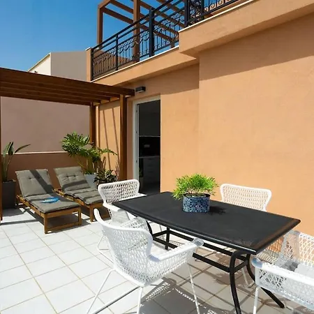Διαμέρισμα Wow, Design Apartment, Steps From Town Centre