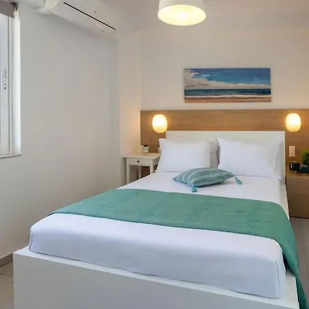 Wow, Design Apartment, Steps From Town Centre *