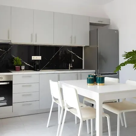 Διαμέρισμα Wow, Design Apartment, Steps From Town Centre *